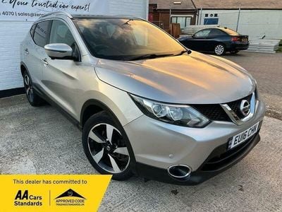 Used Nissan Qashqai N-Connecta 115 HP (84 kW) 2016 Silver SUV