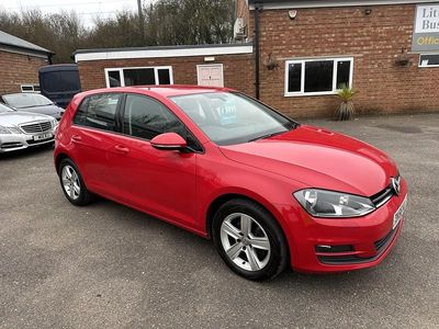 Begagnad VW Golf VII Edition 2016 Röd Halvkombi