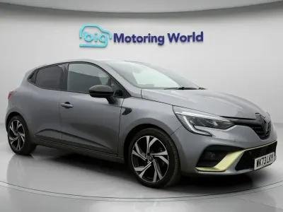 Used Renault Clio V Engineered 145 HP (106 kW) 2023 Grey Hatchback