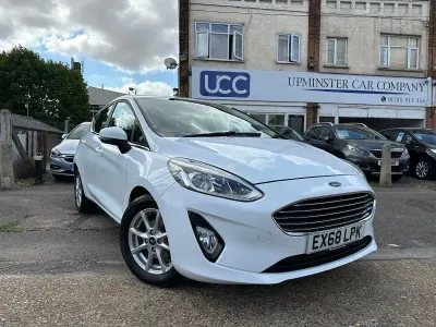 Used Ford Fiesta Zetec 100 HP (73 kW) 2018 White Hatchback