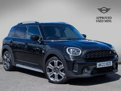 Käytetty Mini Cooper S Countryman Exclusive 176 HP (129 kW) 2023 Musta Katumaasturi