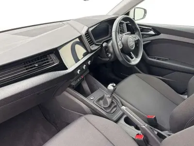 Used Audi A1 Design 108 HP (79 kW) 2023 White SUV