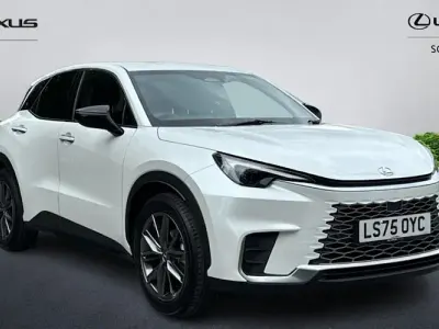 Used Lexus LBX 136 HP (100 kW) 2025 White SUV