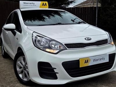 Used Kia Rio 74 HP (54 kW) 2016 White Hatchback