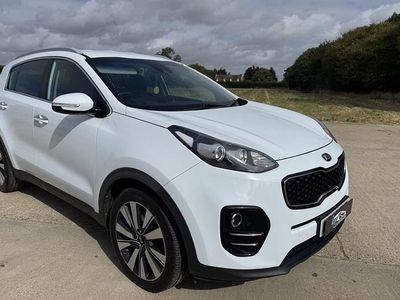 White Used 2016 Kia Sportage SUV | £8,995 (Fair price)