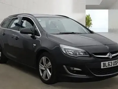 Used Vauxhall Astra SRi 165 HP (121 kW) 2014 Black Estate