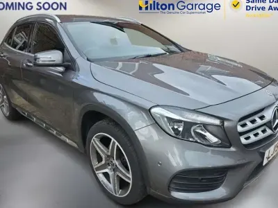 Käytetty Mercedes GLA200 Executive 136 HP (100 kW) 2019 Harmaa Katumaasturi