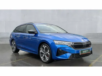 Usado Skoda Octavia vRS 265 CV (194 kW) 2025 Azul Familiar