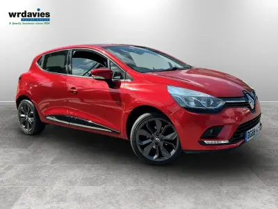 Used Renault Clio Iconic 90 HP (66 kW) 2019 Red Hatchback