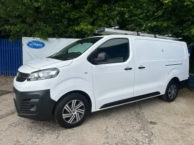 Used Vauxhall Vivaro 100 HP (73 kW) 2022 White MPV