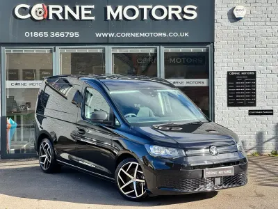 Begagnad VW Caddy 122 HK (89 kW) 2024 Svart Minibuss