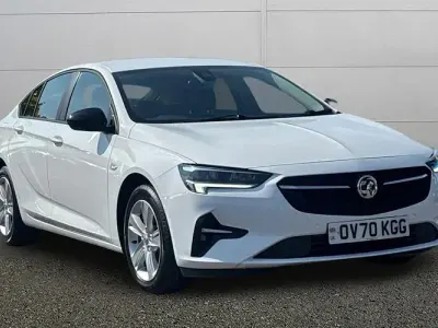 Używany Vauxhall Insignia Sport 122 KM (89 kW) 2020 Biały Hatchback