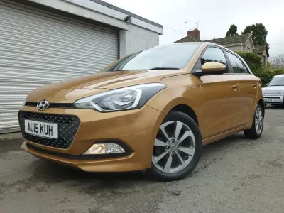 Used Hyundai i20 Edition 100 HP (73 kW) 2015 Orange Hatchback