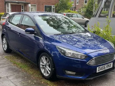 Used Ford Focus Zetec 125 HP (91 kW) 2016 Blue Hatchback