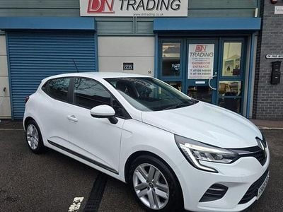 White Used 2020 Renault Clio V Play Hatchback | £8,950 (Fair price)
