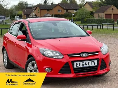 Used Ford Focus Titanium 125 HP (91 kW) 2014 Red Hatchback
