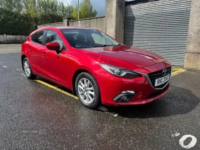 Używany Mazda 3 105 KM (77 kW) 2016 Czerwony Hatchback
