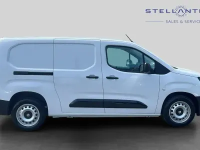 Used Vauxhall Combo S 101 HP (74 kW) 2024 White MPV