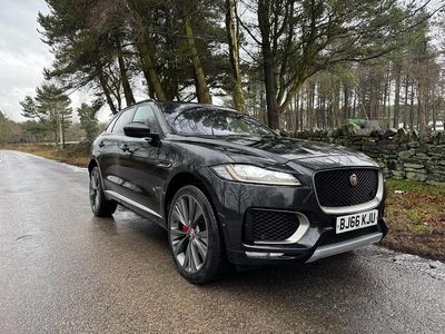 Used Jaguar F-Pace 300 HP (220 kW) 2016 Black SUV