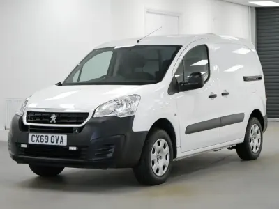 Used Peugeot Partner 67 HP (49 kW) 2019 White MPV