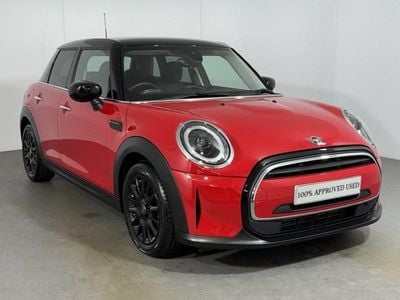 Używany Mini Cooper Classic 134 KM (98 kW) 2023 Czerwony Hatchback