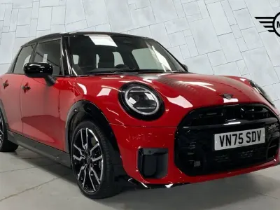 Used Mini Cooper Hatch 113 kW (154 HP) 2025 Red Hatchback