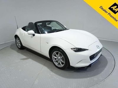 Used Mazda MX5 131 HP (96 kW) 2015 White Cabriolet