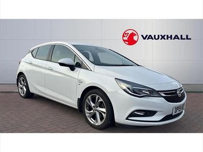 Used Vauxhall Astra SRi 150 HP (110 kW) 2019 White Hatchback
