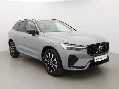 Usado Volvo XC60 Plus 247 HP (181 kW) 2025 Cinzento SUV