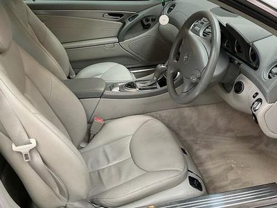 Used Mercedes SL350 272 HP (200 kW) 2007 Silver Cabriolet