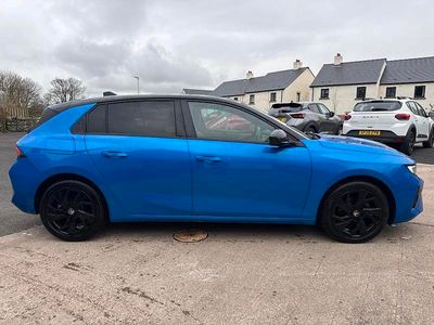 Second-hand Vauxhall Astra 2024 Albastru Hatchback