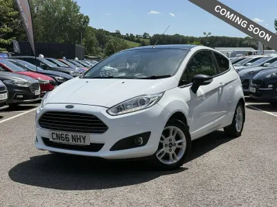 Used Ford Fiesta Zetec 2016 White Hatchback