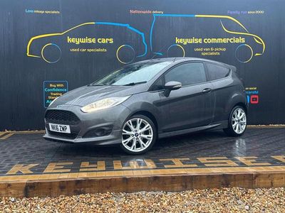 Begagnad Ford Fiesta Zetec 125 HK (91 kW) 2016 Grå Halvkombi