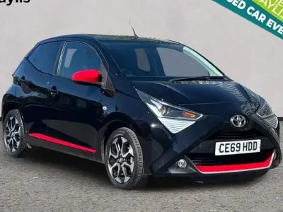 Usado Toyota Aygo Trend 72 HP (52 kW) 2019 Preto Citadino