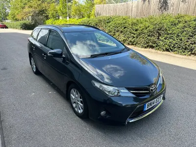 Used Toyota Auris Sport 90 HP (66 kW) 2014 Grey Estate