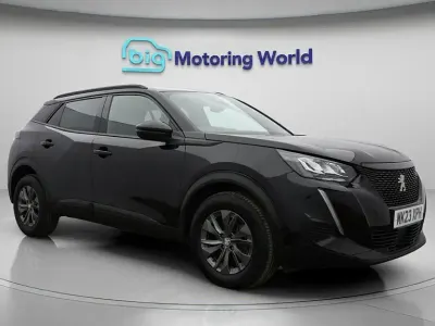 Usado Peugeot 2008 Active+ 100 HP (73 kW) 2023 Preto SUV