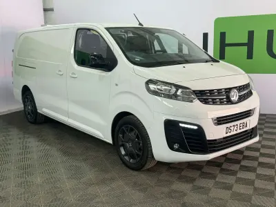 Gebraucht Vauxhall Vivaro 145 PS (106 kW) 2023 Weiß Van / Kleinbus