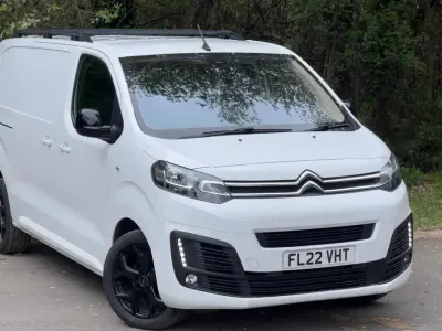 Begagnad Citroën Dispatch 2022 Vit Minibuss
