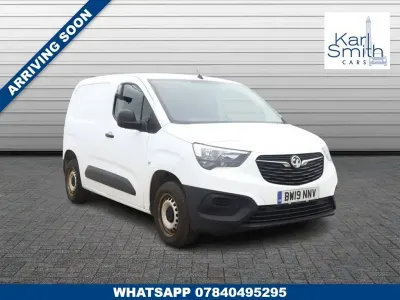 Used Vauxhall Combo Edition 100 HP (73 kW) 2019 White MPV