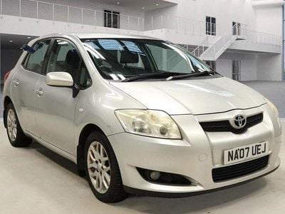 Used Toyota Auris 124 HP (91 kW) 2007 Silver Hatchback