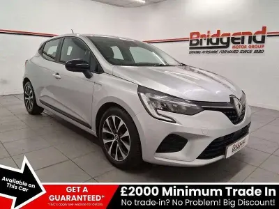 Used Renault Clio Evolution 90 HP (66 kW) 2023 Silver Hatchback