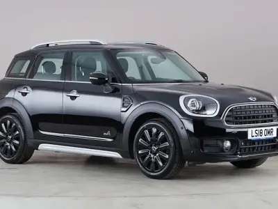 Używany Mini Cooper 136 KM (100 kW) 2018 Czarny Hatchback