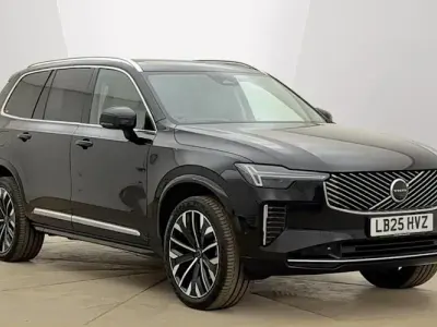 Używany Volvo XC90 Ultra 250 KM (183 kW) 2025 SUV