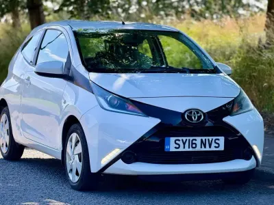 Used Toyota Aygo X-play 2016 White Hatchback