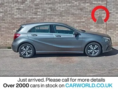 Usado Mercedes A160 Executive 102 HP (75 kW) 2018 Cinzento Citadino