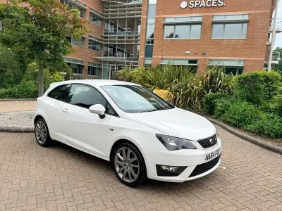 Begagnad Seat Ibiza FR Sport 105 HK (77 kW) 2014 Sportkupé