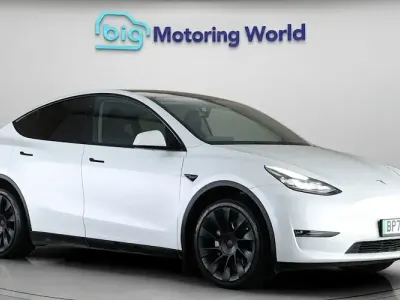Begagnad Tesla Model Y Long Range AWD 286 kW (389 HK) 2025 SUV