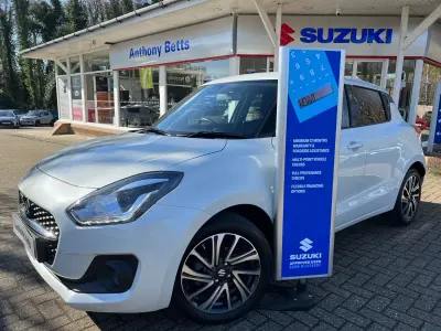 Usado Suzuki Swift SZ5 83 HP (61 kW) 2024 Branco Citadino