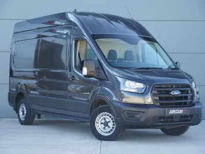 Usado Ford Transit S 130 HP (95 kW) 2020 Cinzento Van