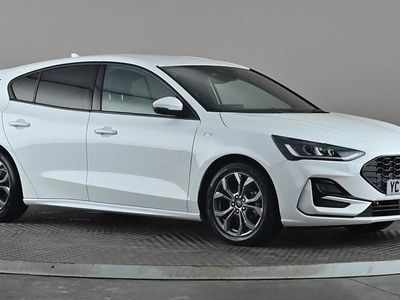 Used Ford Focus ST-Line 125 HP (91 kW) 2023 White Hatchback